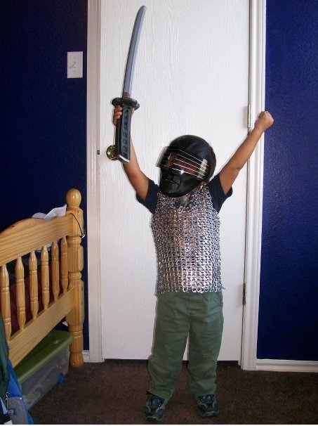Made my kid a Kettenhemd aus Koks Registerkarten. Ich glaube, er mochte es ...