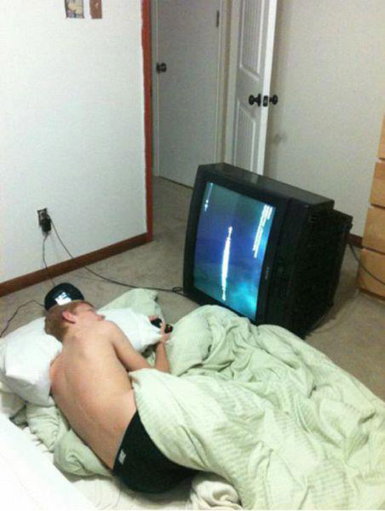 stylish fernsehschauen tv gucken