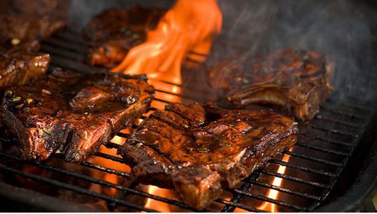 Das Steak wird aus menschlichem Abfall. Ja. S ** t.