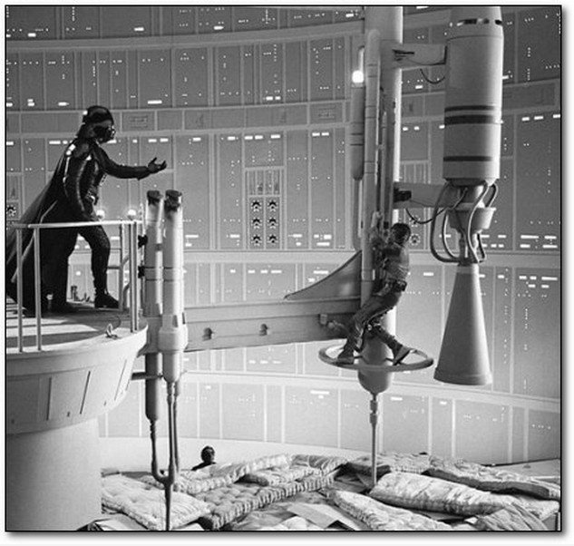 Join the dark side. Wir haben Matratzen.