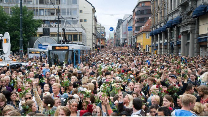 Außerhalb Osloer Dom 07.25.11