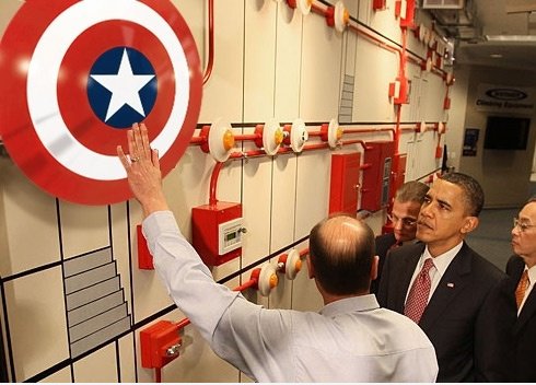 Obama und seine Captain America Schild