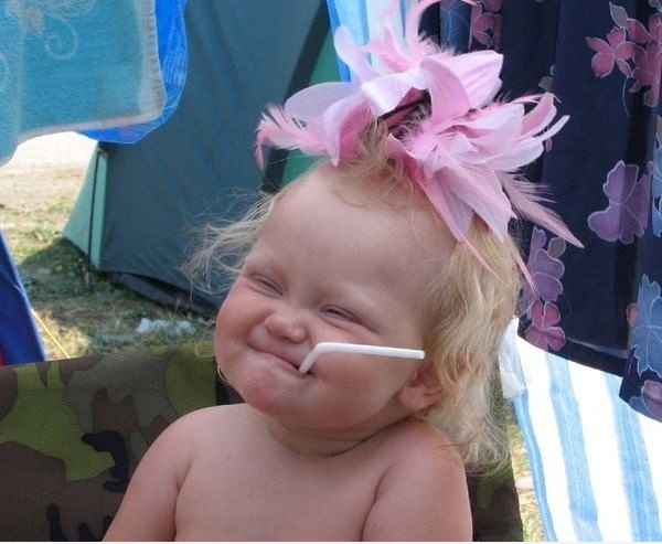 Nette Straw Baby Girl