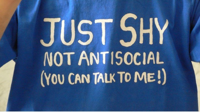 Ich brauche / will dieses T-Shirt ...