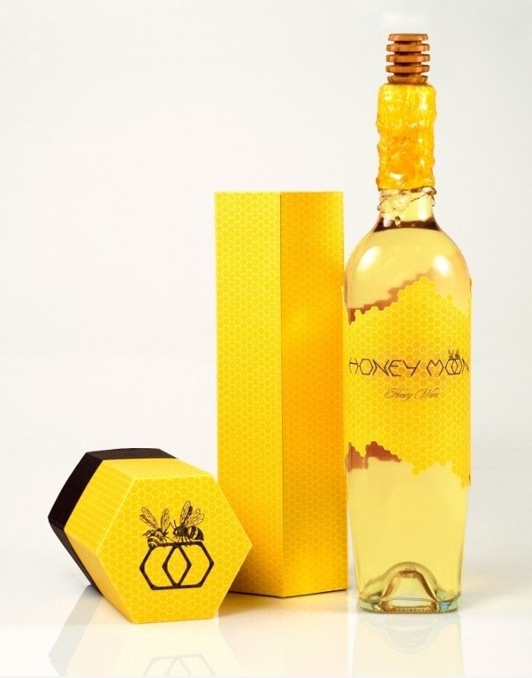 Ehrfürchtig Honey Moon Wine Bottle