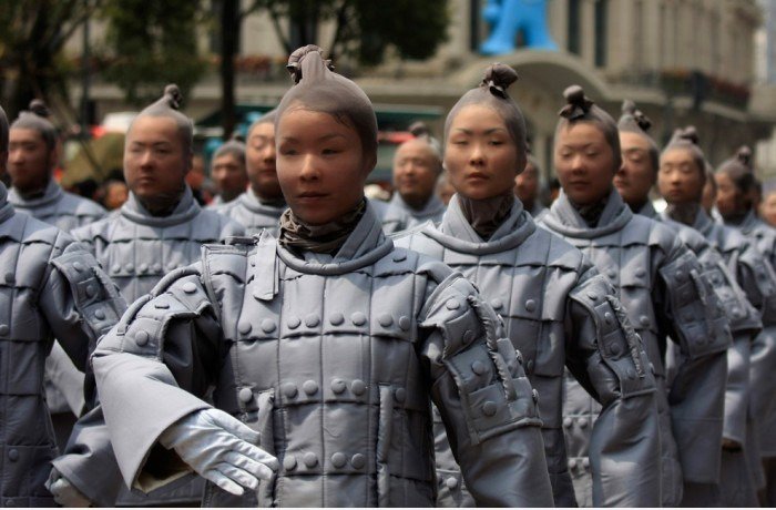Seltsam chinesischen Leistung