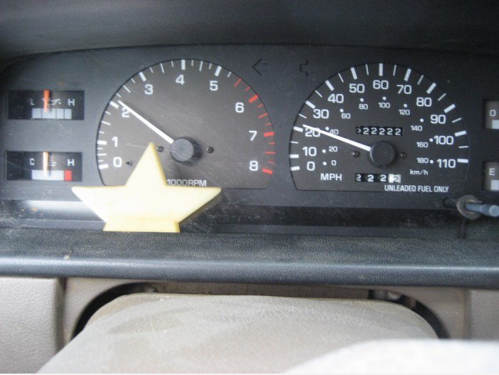 222.222 mi 22 Stundenmeilen @ 2.200 rpm (222,2 trip)