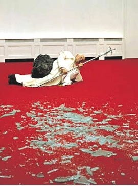 "La Nona Ora" ("die neunte Stunde") - M.Cattelan