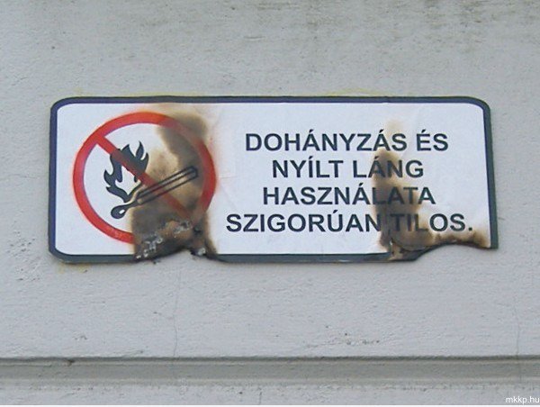 Rauchen und offenes Feuer sind verboten!