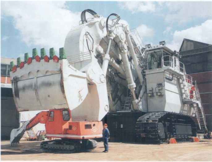 Großer Schaufelbagger HUGE