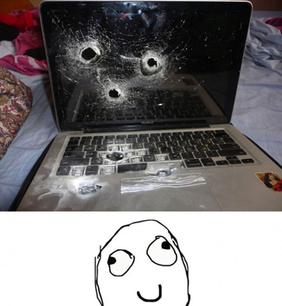 Durchloechertes Macbook