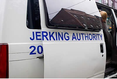 Nicht mit der Hose erwischt unten