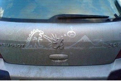 Godzilla vs Peugot