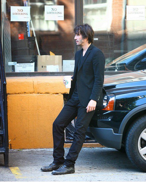 Keanu kleben sie an den Mann [SFW]