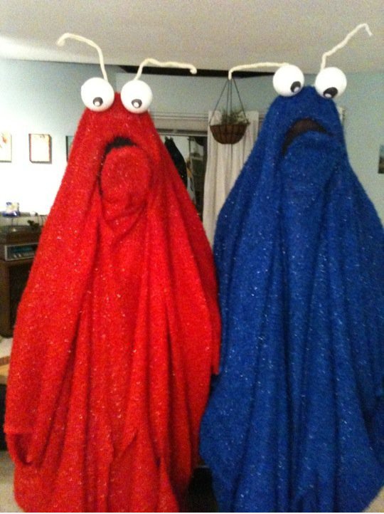 Haaaaaallooooooweeeee'eeeeen? Yip Yip Yip Yip ...