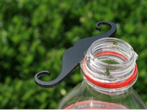 Moustache Flasche.