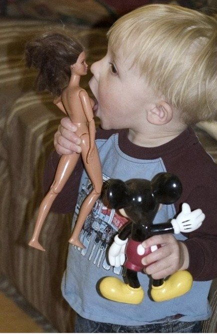 Barbie ... sie hat einige schöne Titten