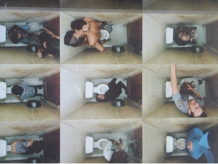 Peep auf der Toilette