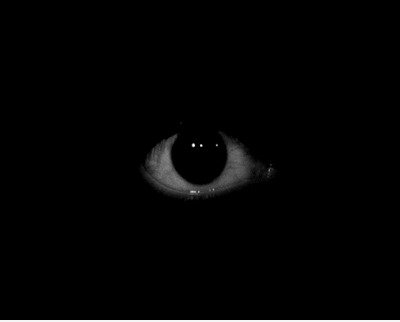 Augen schwarz