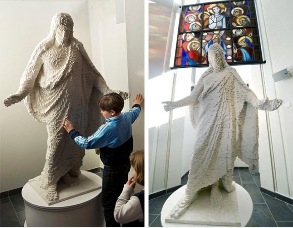 Lego Jesus Statue für Ostern