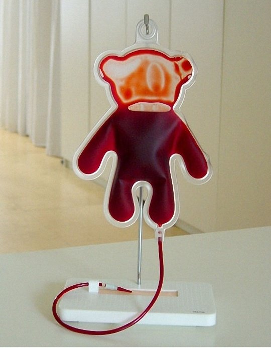 Dunne und Raby Teddy Bear Blood Bag