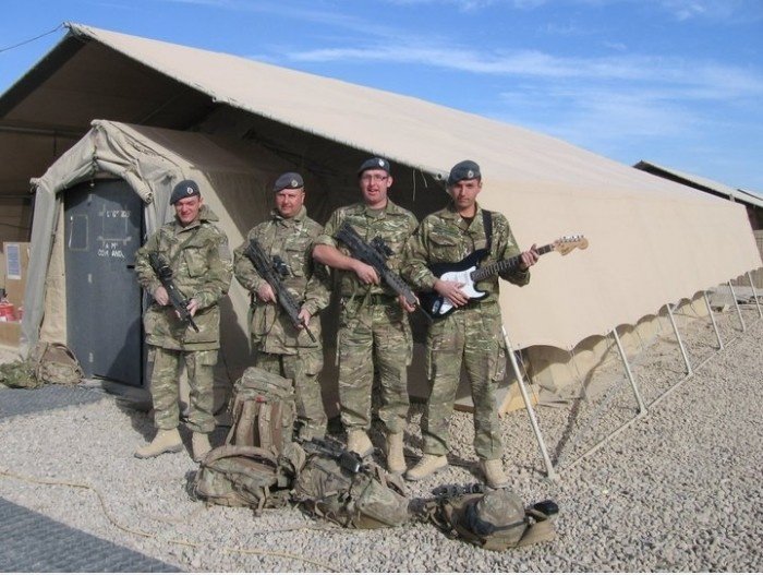 Solider hat Humor ...