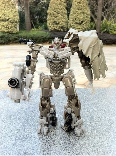 Die New Megatron (Design)