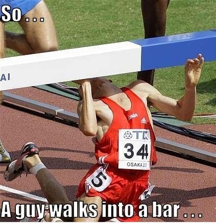 So ein Kerl geht in eine Bar ...