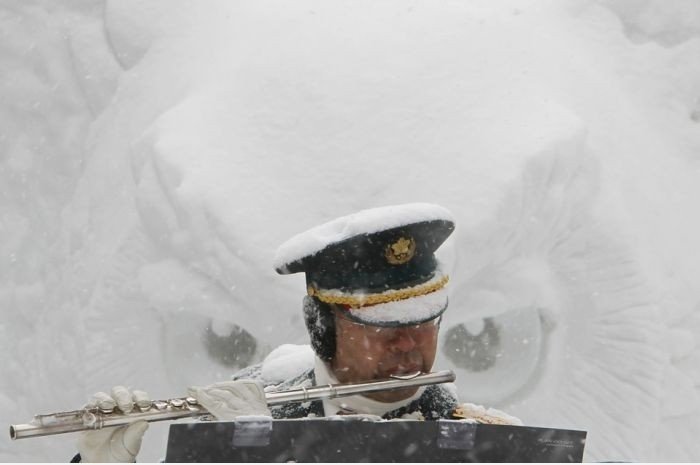 Disturbing Schnee Flaute Lied