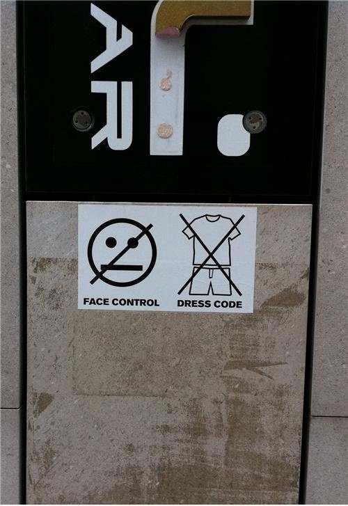 Lächeln Polizei sind im Einsatz