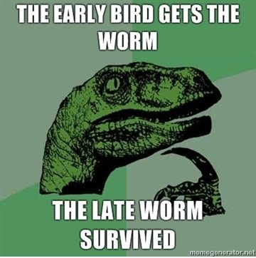Die ealr Vogel fängt den Wurm