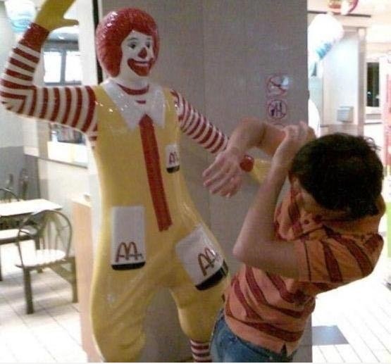 Schlag mich nicht, Herr Mc
