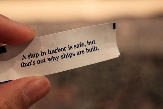 ein Schiff im Hafen ist sicher