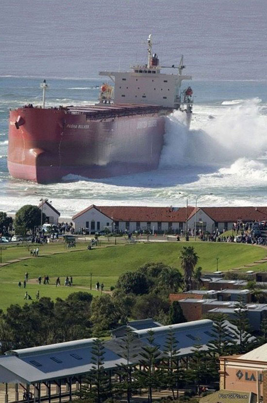 can the captain sees where he is going