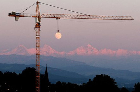 lift-up-the-moon