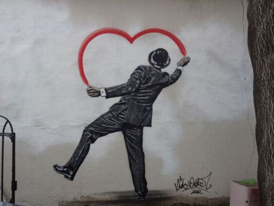 love is everywhere street art masterpieces8