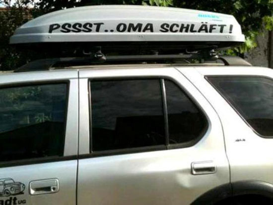 Pssst Oma schläft