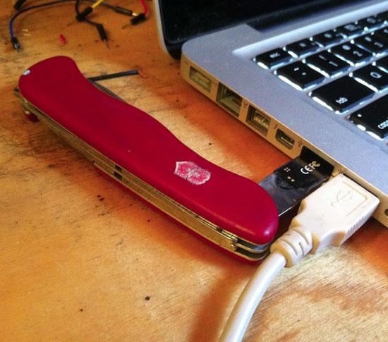 survival=swiss-army-usb