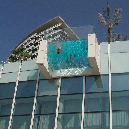 swimmingpool like a boss