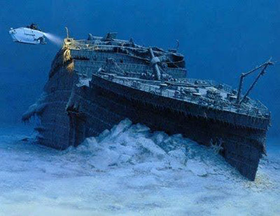 the titanic at the bottom of the sea