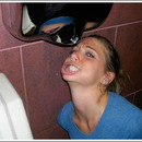 Dehnungsuebungen mit dem Handtrockner